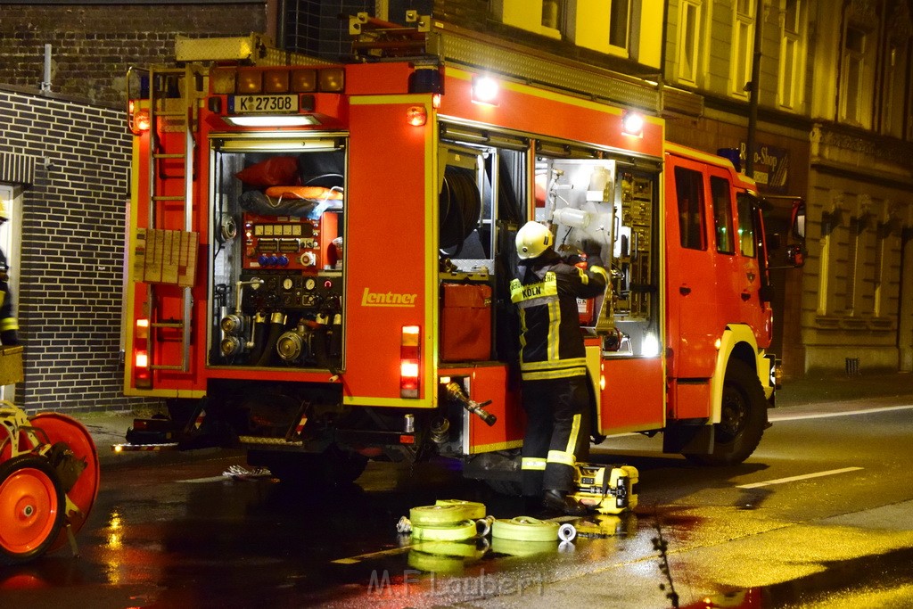 Feuer Hinterhof Garagen Koeln Hoehenberg Olpenerstr P158.JPG - Miklos Laubert